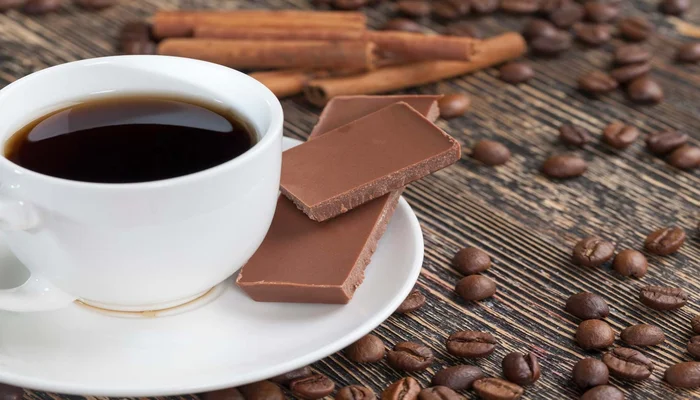 چرا با قهوه شکلات میخورن
